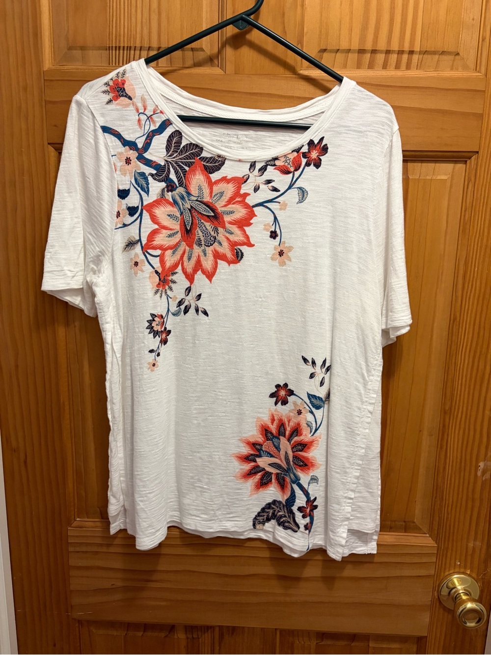 Chico's White Short-Sleeve Slub Knit Top with Coral & Navy Floral Print
